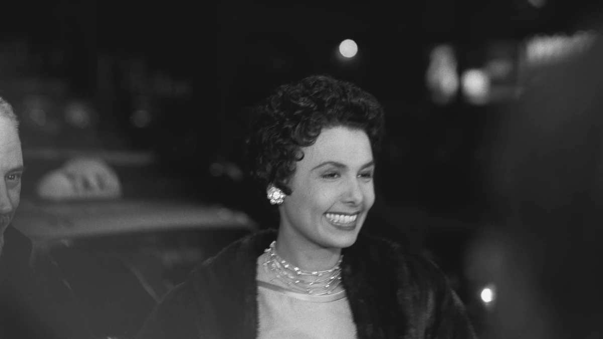 Broadway Theater To Be Renamed In Honor Of Lena Horne - Essence