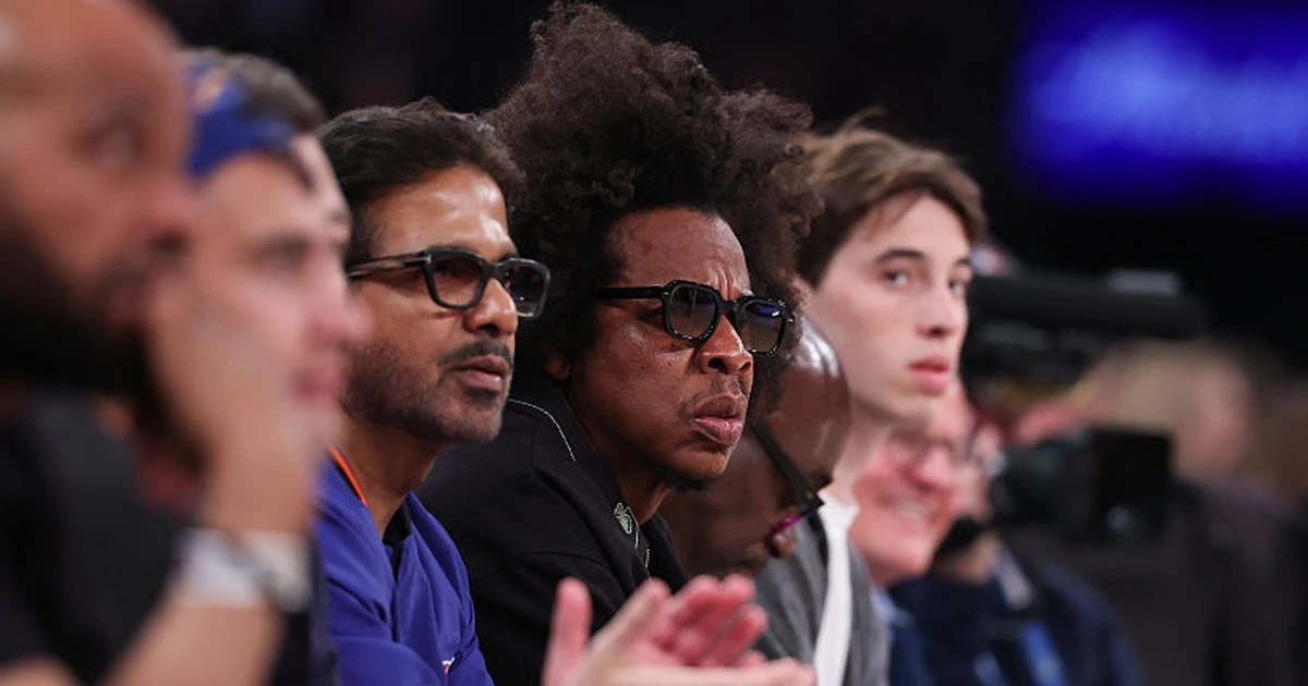 Here Are All Of The Details Behind Jay-Z’s Courtside Curls