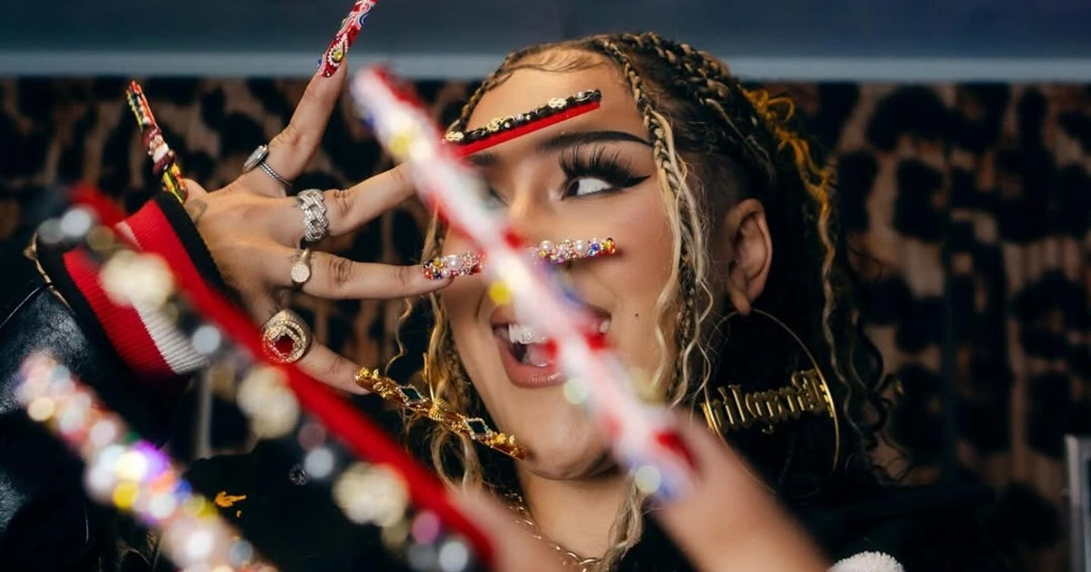 The Unconventional Path: Kinaya Haug's Journey to Becoming a Celebrity Nail Artist - News Directory 3