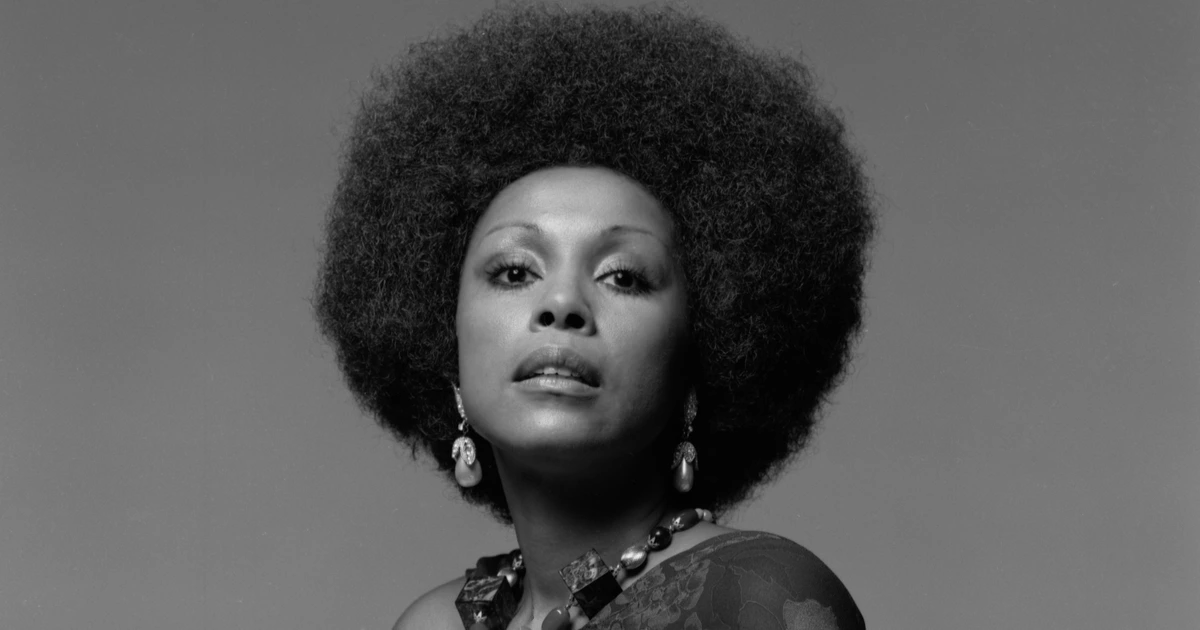 A Look At Diahann Carroll’s Beauty Moments Through The Years