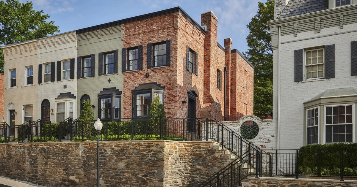 The Black Girl's Guide To Travel: Inside The Rosewood Washington, D.C. Townhouses, Where Luxury Meets Colonial Cool