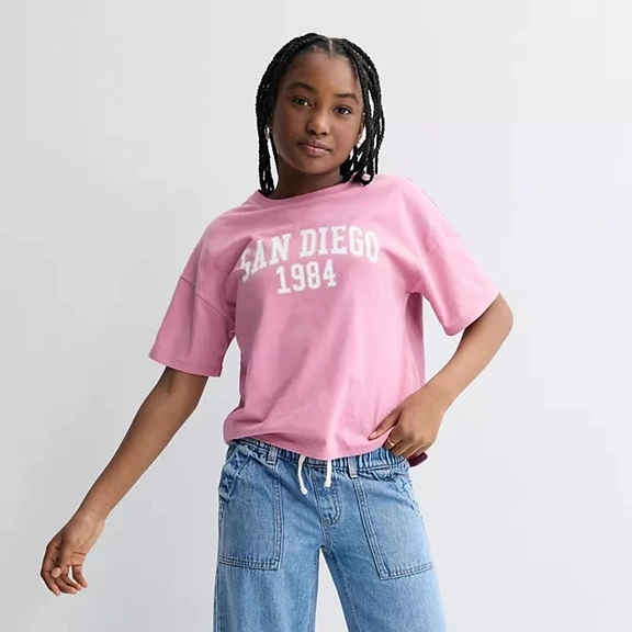 SO® Oversized Boxy Graphic Tee