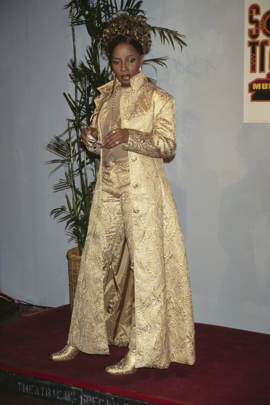 mary j blige gold dress Mary J. Blige 'Good Morning Gorgeous' Tour Looks: Photos