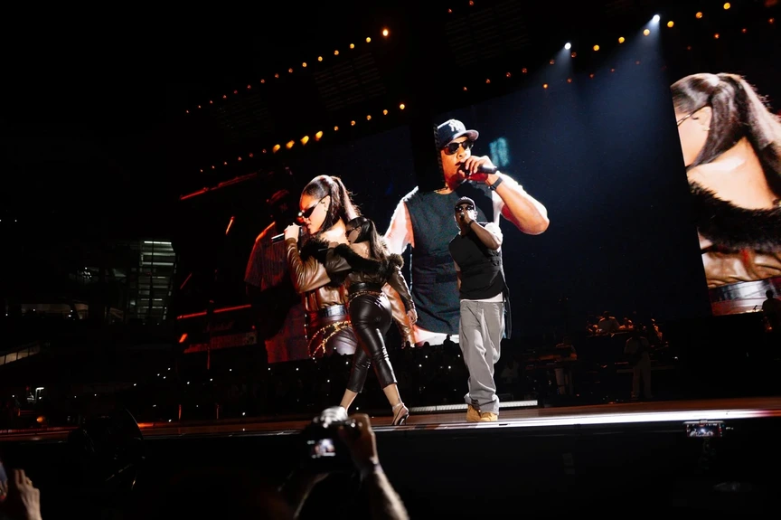 JAŸ-Z+EXTRA+INNINGS+-+Rihanna+2