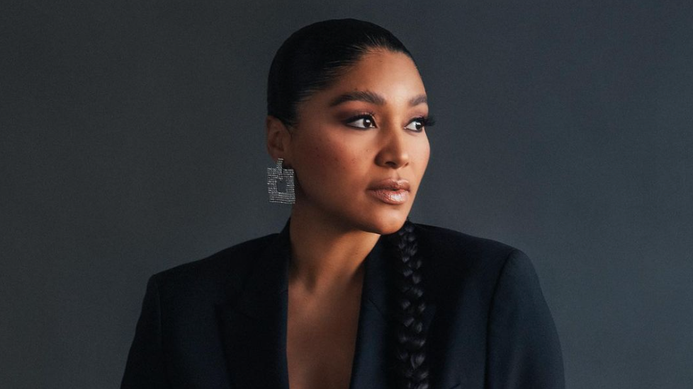 megan's dress designer The Story Behind Meghan Markle's Givenchy Wedding Dress And Her 16-Foot Veil