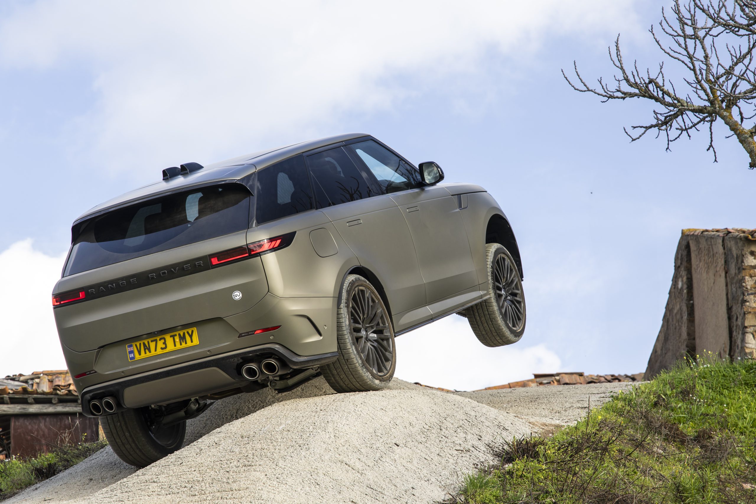 Land Rover Rsv Get Yourself A Car That Can Do Both: Meet The Range Rover Sport SV
