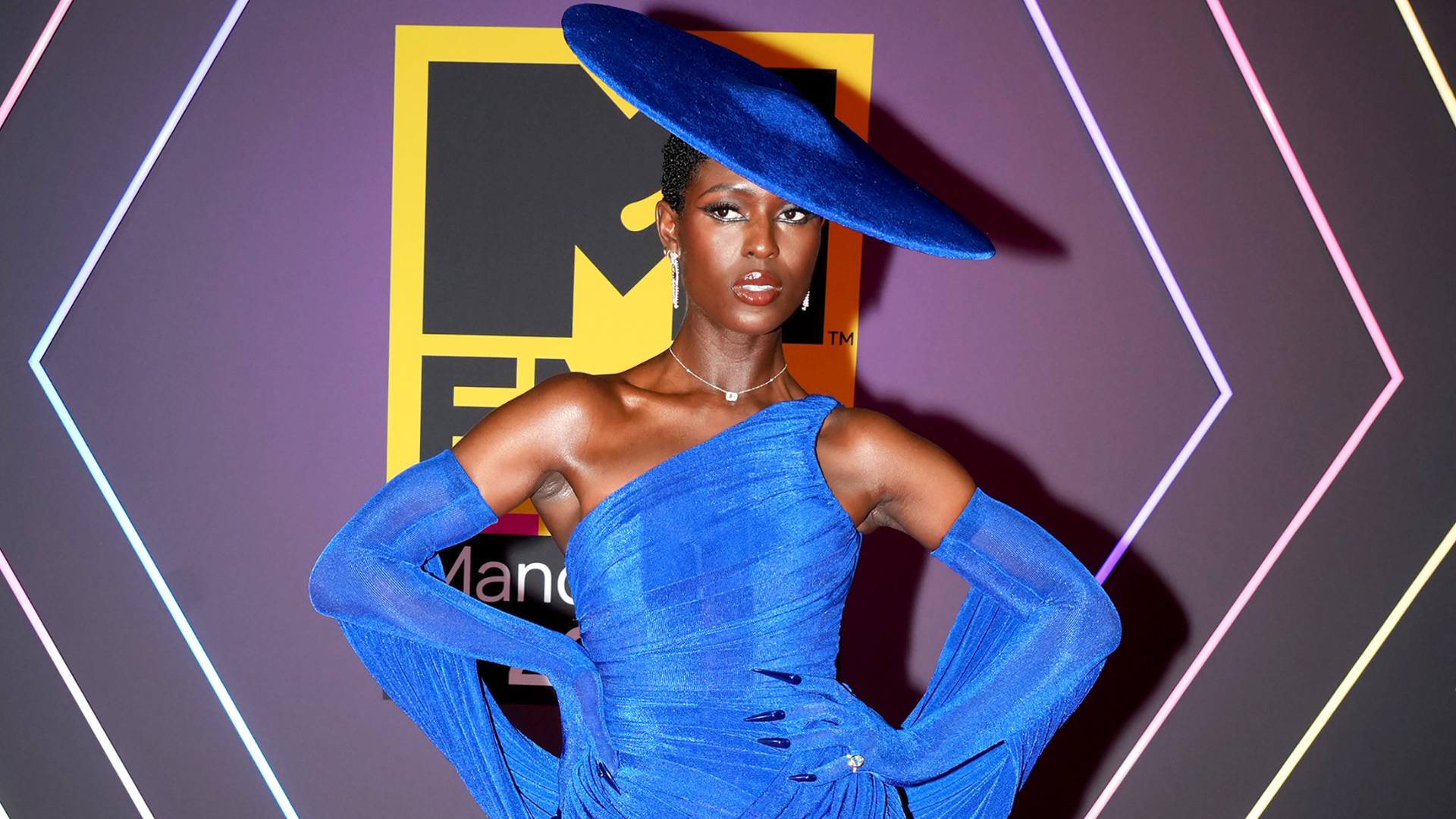 jodie turner smith blue dress Jodie Turner-Smith dons a cobalt blue, strapless Armani Priv gown to the premiere of her new series The Acolyte, along with co-stars Lee Jung-jae, Amandla Stenberg, Manny Jacinto, Dafne Keen, Charlie Barnett,