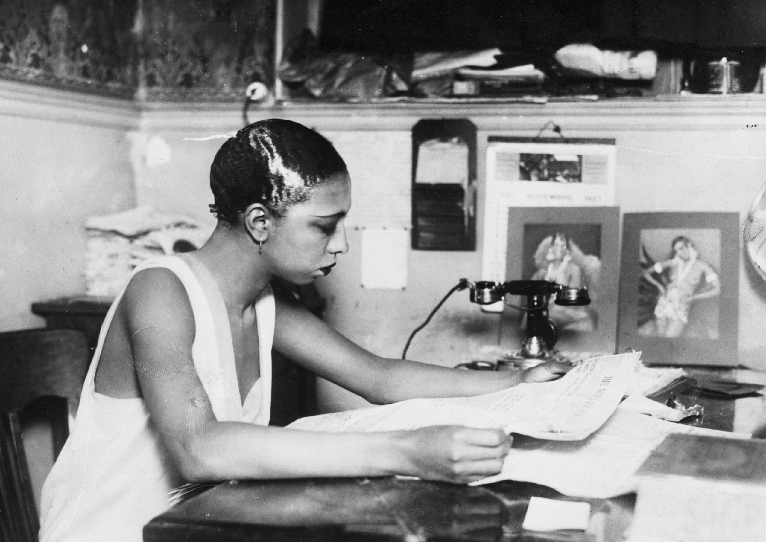 Josephine Baker Working At Her Own Bar