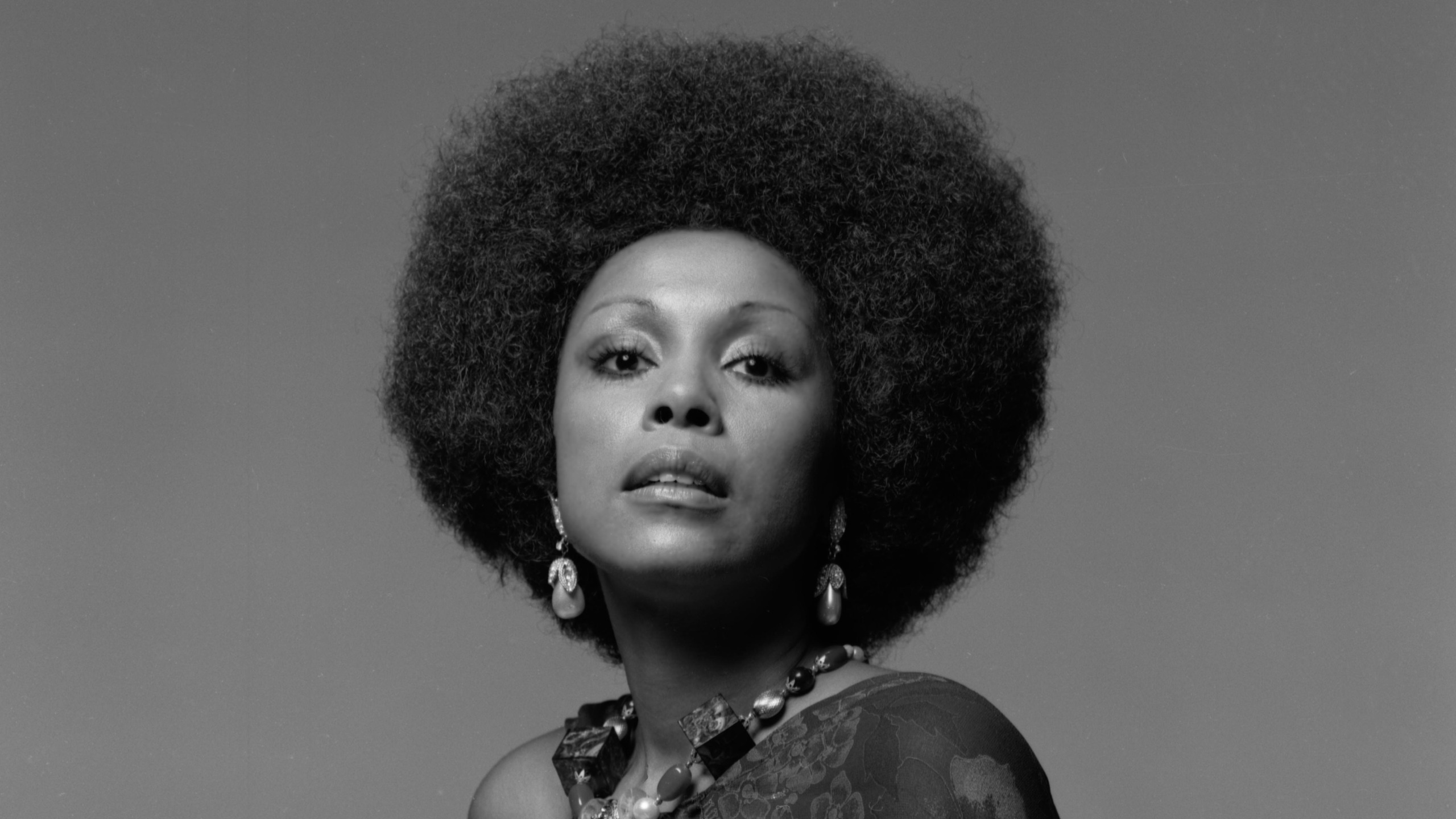A Look At Diahann Carroll’s Beauty Moments Through The Years
