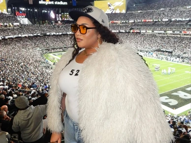 supporting my man and my career @torrid Cropped