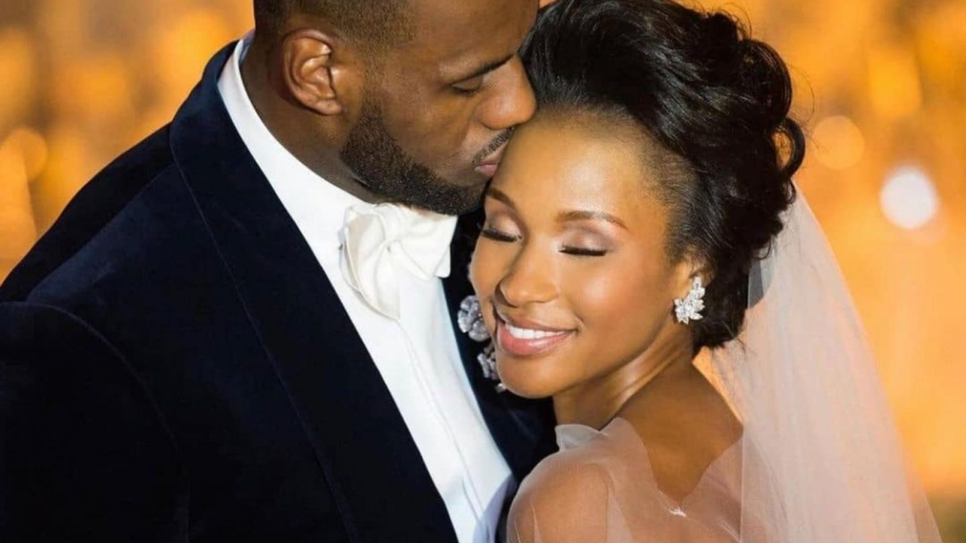 Boda De Lebron Sabana LeBron James Shares Gorgeous Wedding Photos As